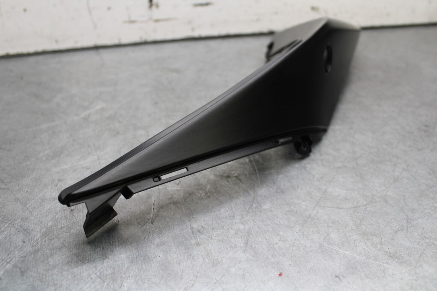 21-24 APRILIA RSV4 LEFT REAR BACK TAIL FAIRING COWL SHROUD BB668