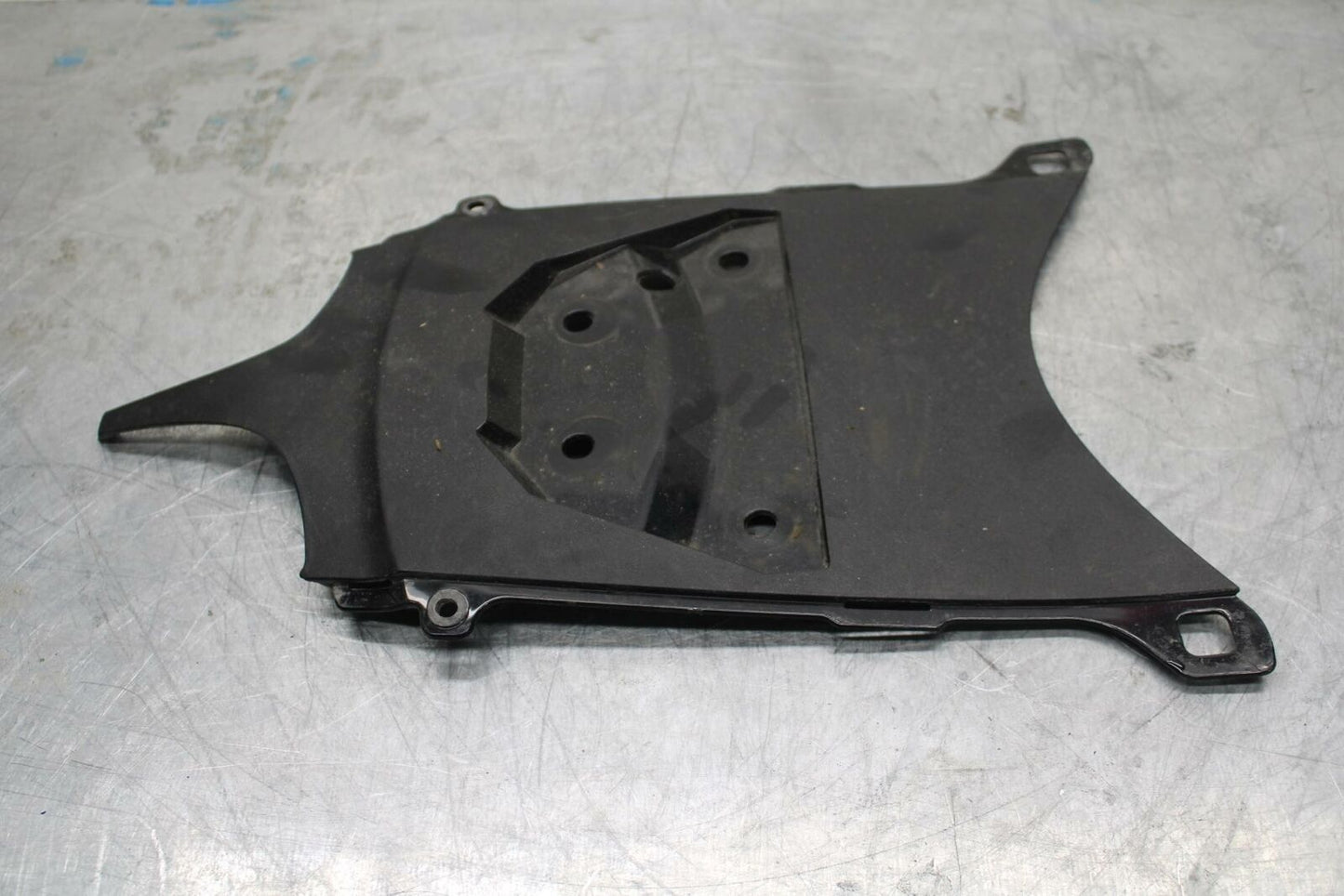 15-21 SUZUKI GSXR600 REAR BACK TAIL UNDERTAIL FAIRING COWL FENDER BB418