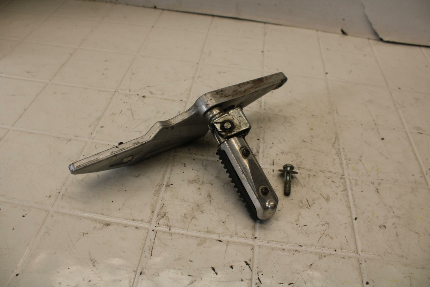 93-96 SUZUKI GSXR1100W LEFT REARSET REAR SET DRIVER FOOT PEG REST STOP BB12 #B