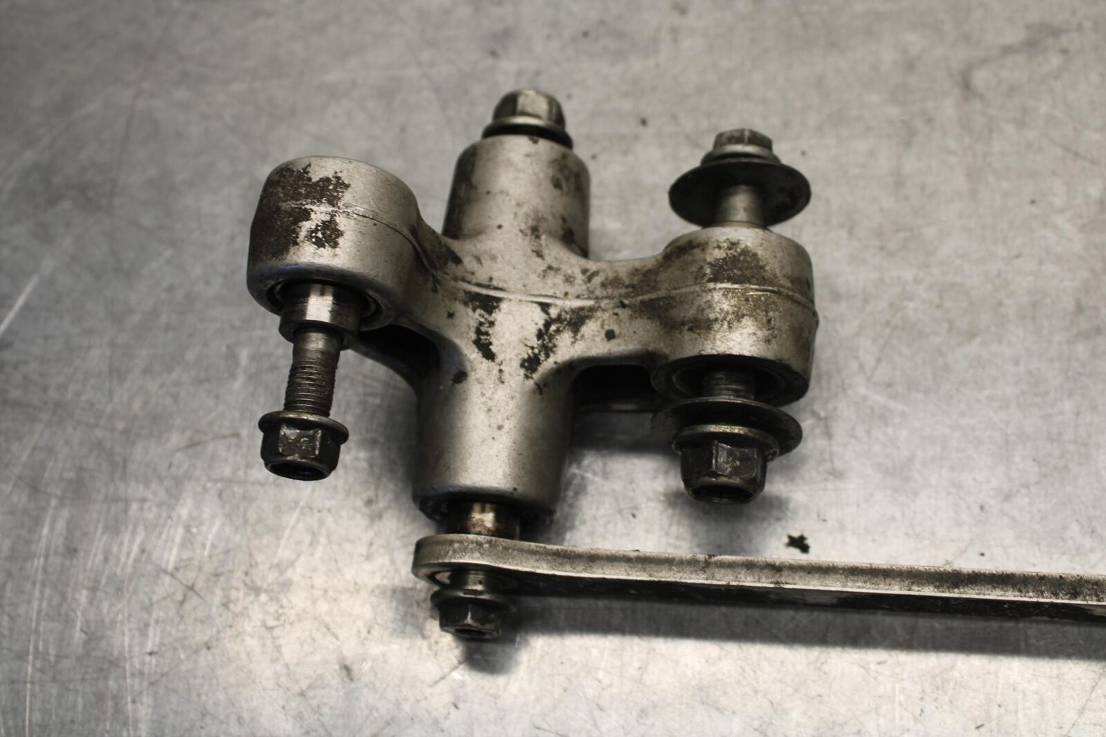 01-03 SUZUKI GSXR600 REAR DOGBONE SHOCK LINKAGE LINK 62600-35870 BB639