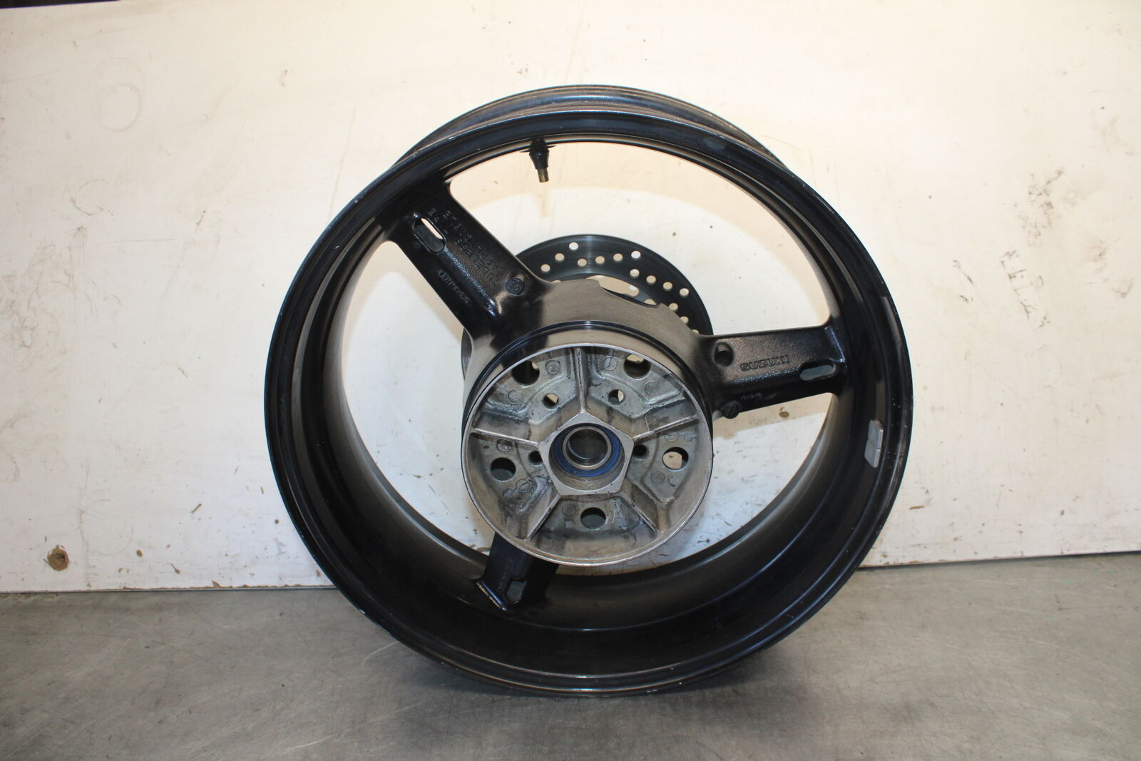 01-02 SUZUKI GSXR1000 REAR WHEEL BACK RIM BB73