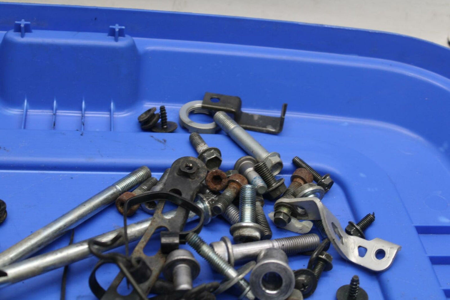 04-05 SUZUKI GSXR600 HARDWARE BB18