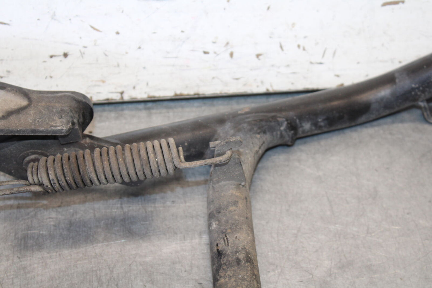 06-07 DUCATI MONSTER 695 CENTER MAIN STAND BB674