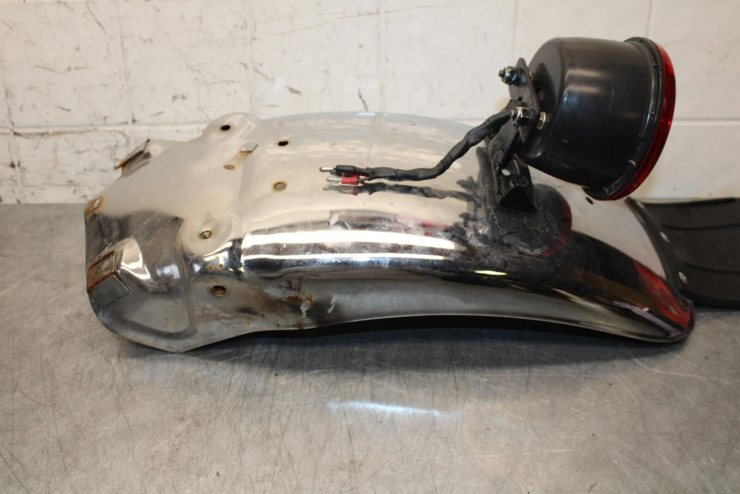 1977 Yamaha XS750 REAR BACK WHEEL FENDER MUD GUARD BB554