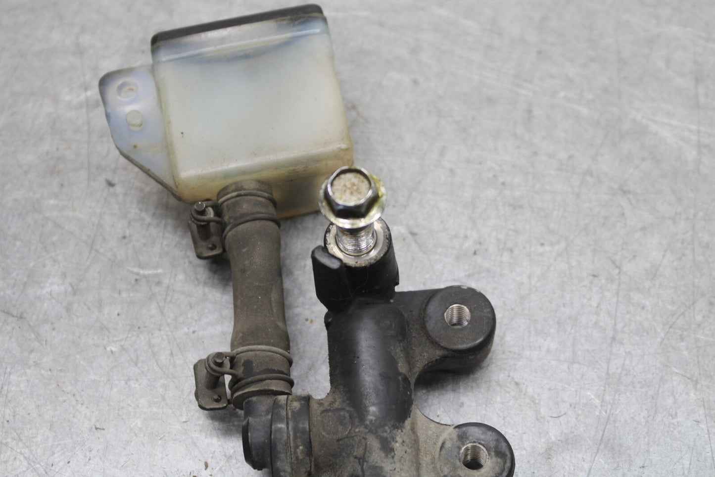 85-86 SUZUKI MADURA 1200 REAR BACK BRAKE MASTER CYLINDER W RESERVOIR BB691