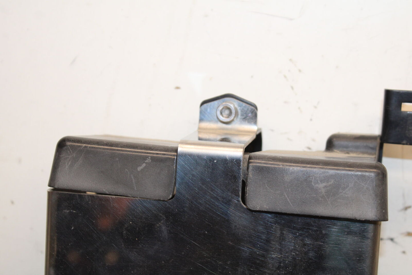 14-16 TRIUMPH AMERICA LT BATTERY TRAY BOX HOLDER BB720
