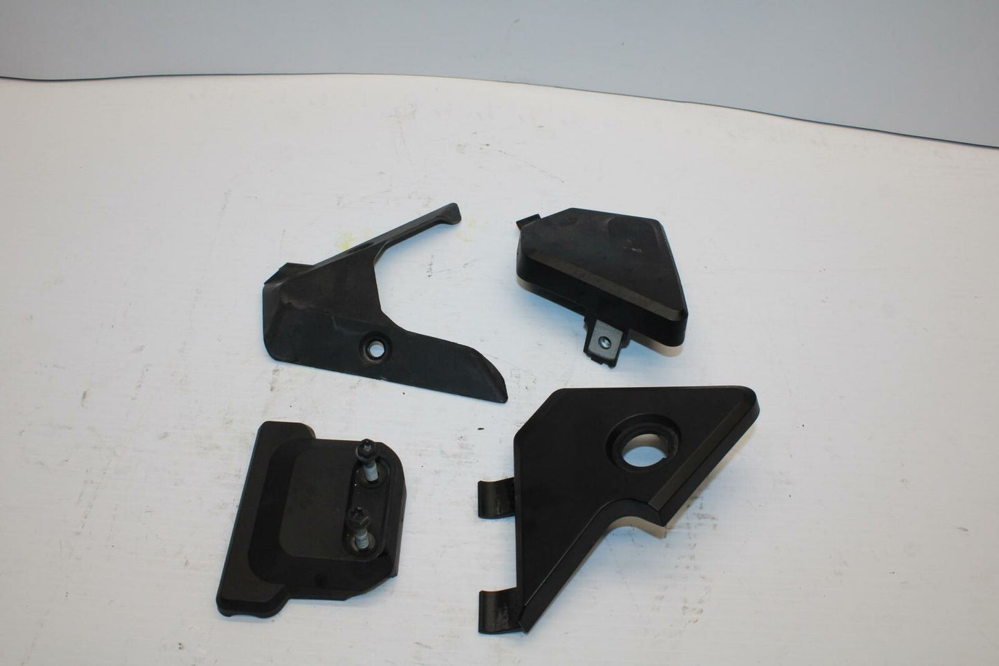 18-20 HUSQVARNA VITPILEN 401 PLASTIC TRIM COWL SET BLACK BB248