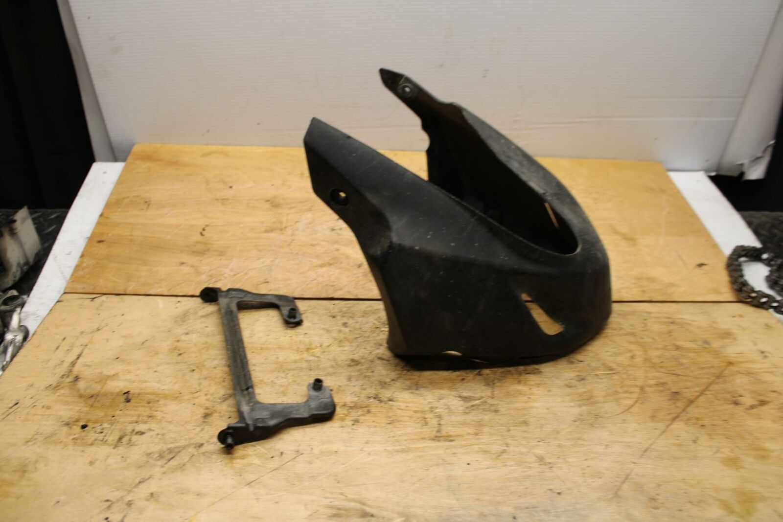 02-03 SUZUKI VSTROM 1000 FRONT LOWER CENTER BELLY PAN SHROUD COWL COVER BB331