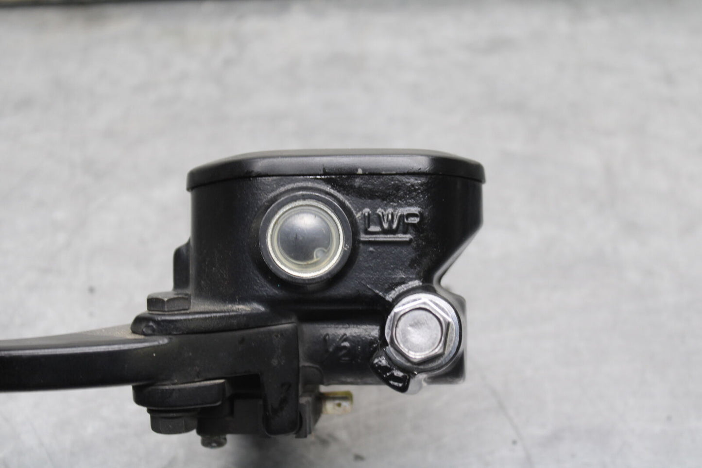 19-22 KAWASAKI Z400 FRONT BRAKE MASTER CYLINDER w/ LEVER BB738