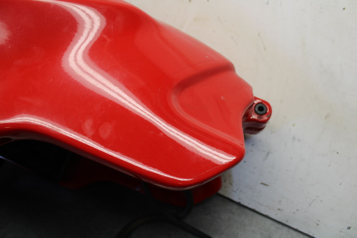06-07 DUCATI MONSTER 695 GAS TANK FUEL CELL PETROL RESERVOIR BB674