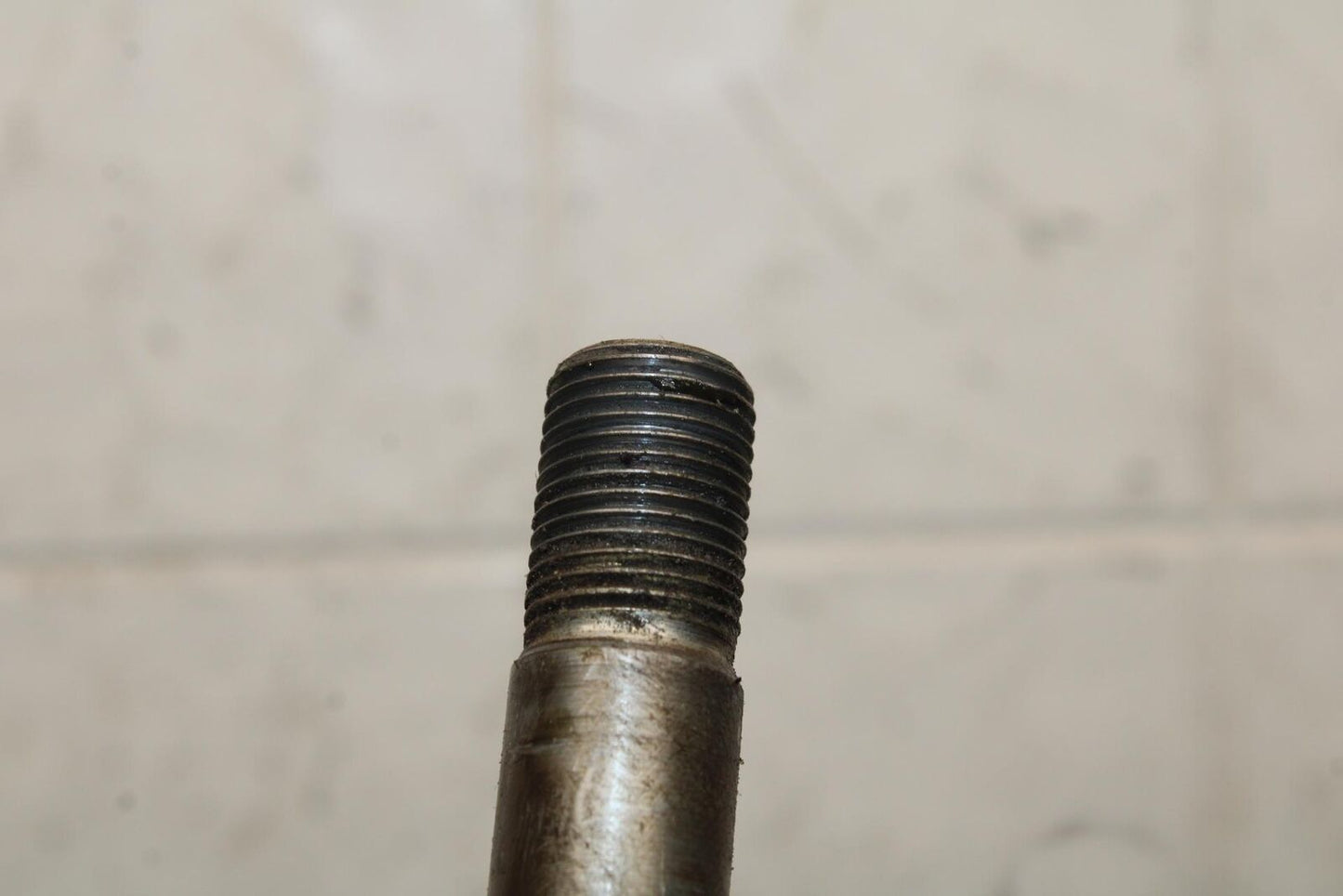 2004 Suzuki Intruder 1500 VL1500 FRONT WHEEL RIM AXLE PIVOT BOLT BB573