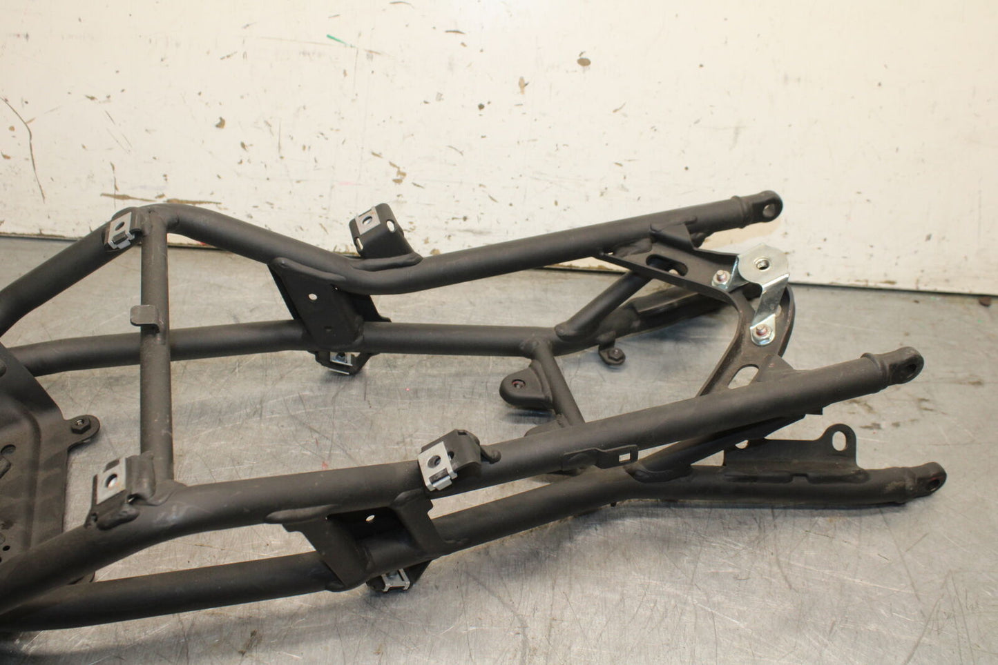 09-11 DUCATI STREETFIGHTER 1098 REAR SUBFRAME BACK SUB FRAME BB705