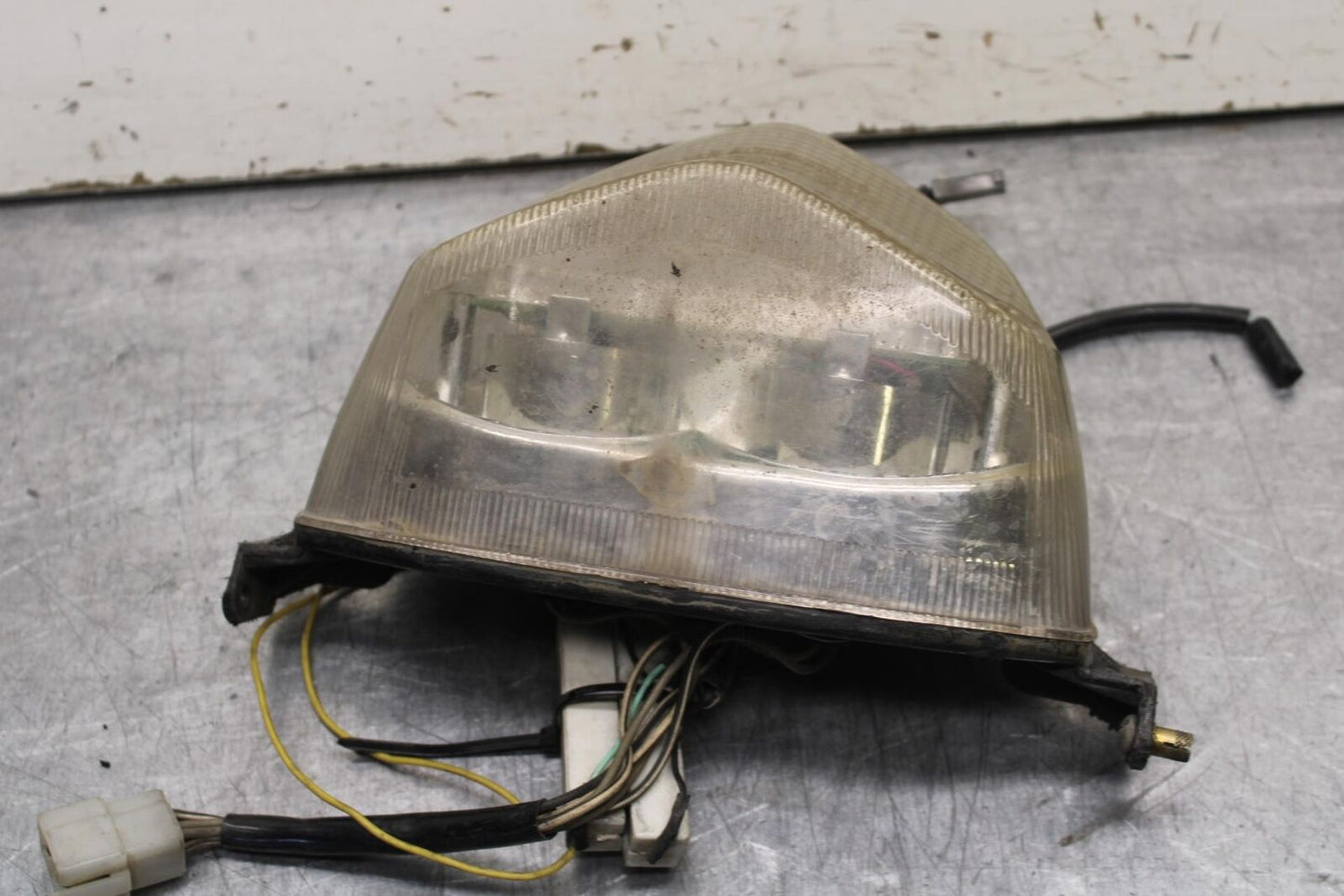 01-03 SUZUKI GSXR600 REAR TAIL TAILLIGHT BACK BRAKE LIGHT BB633