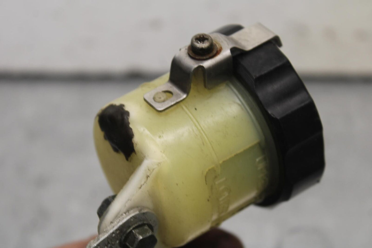 01-03 SUZUKI GSXR600 FRONT BRAKE MASTER CYLINDER BB639