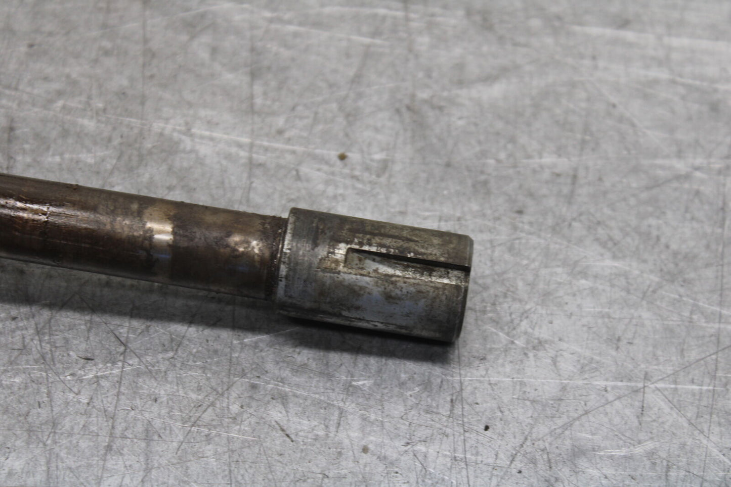 85-86 SUZUKI MADURA 1200 REAR AXLE BACK WHEEL RIM PIVOT BOLT AXEL BB691