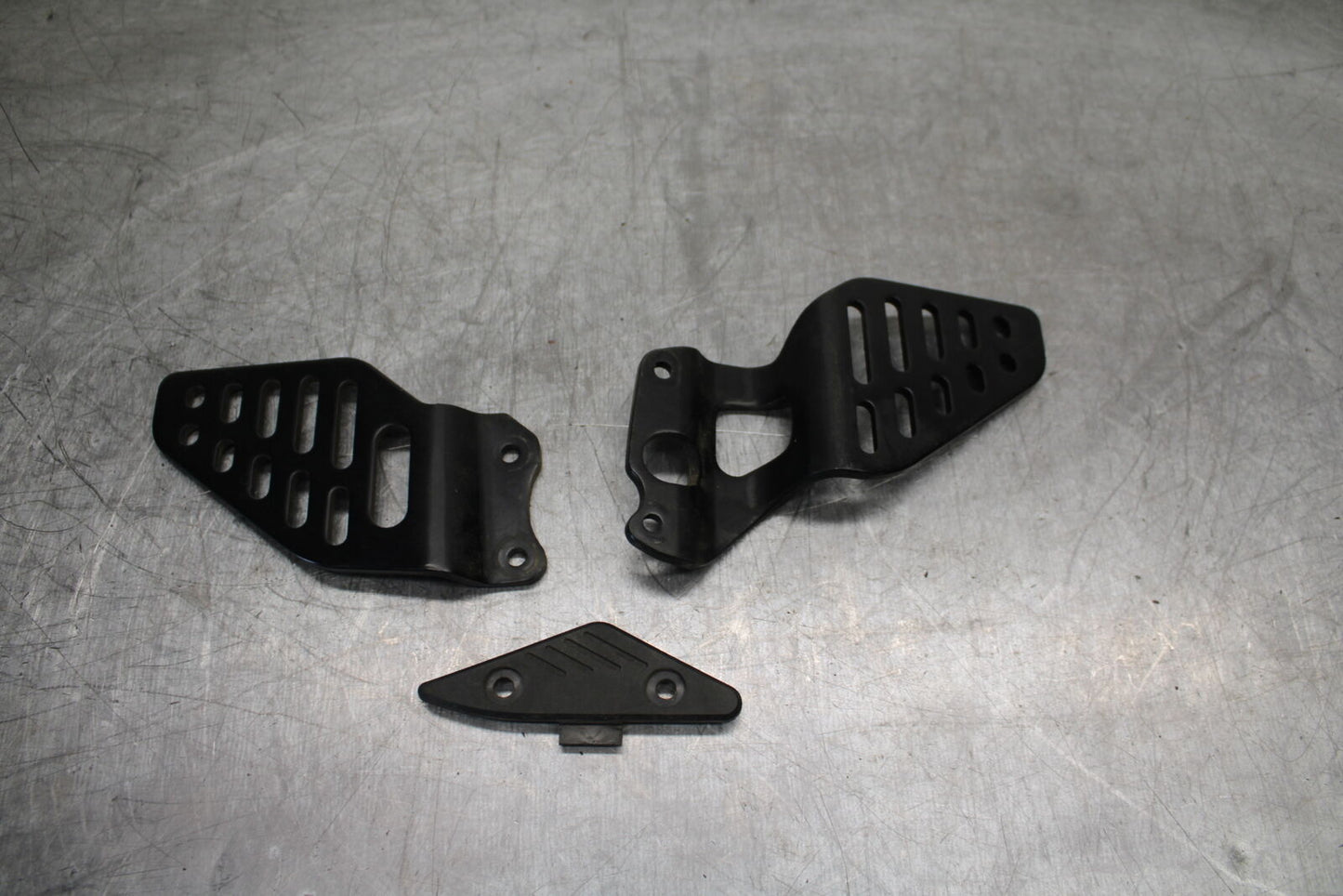 08-16 YAMAHA YZF R6 RIGHT & LEFT REARSET REAR SET HEEL GUARD COVER BB436