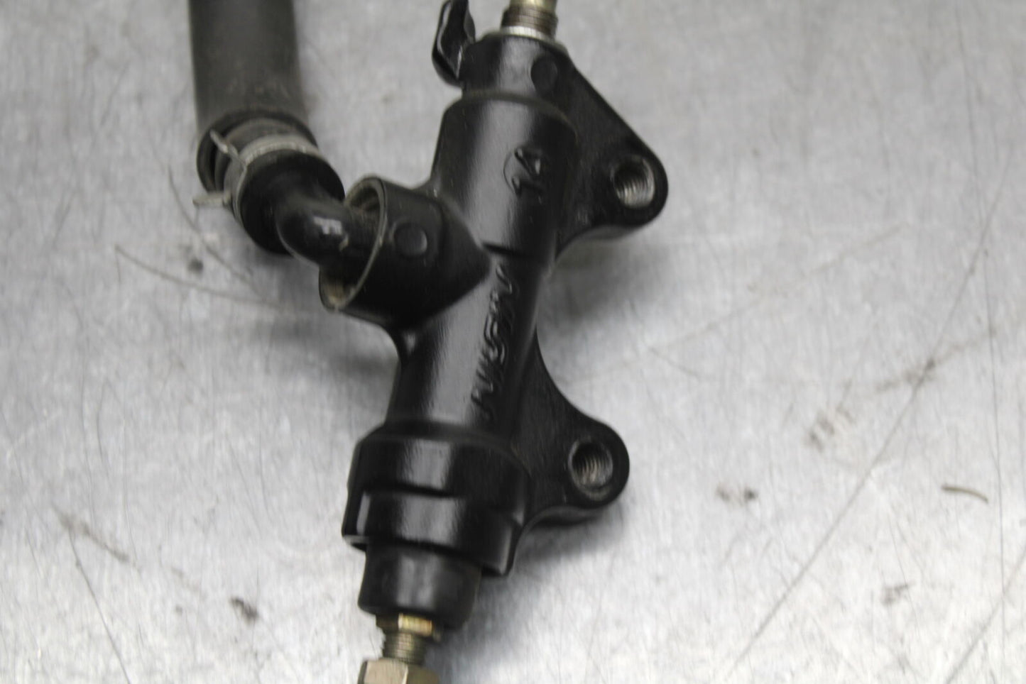 03-04 TRIUMPH DAYTONA 600 REAR BACK BRAKE MASTER CYLINDER W RESERVOIR BB745