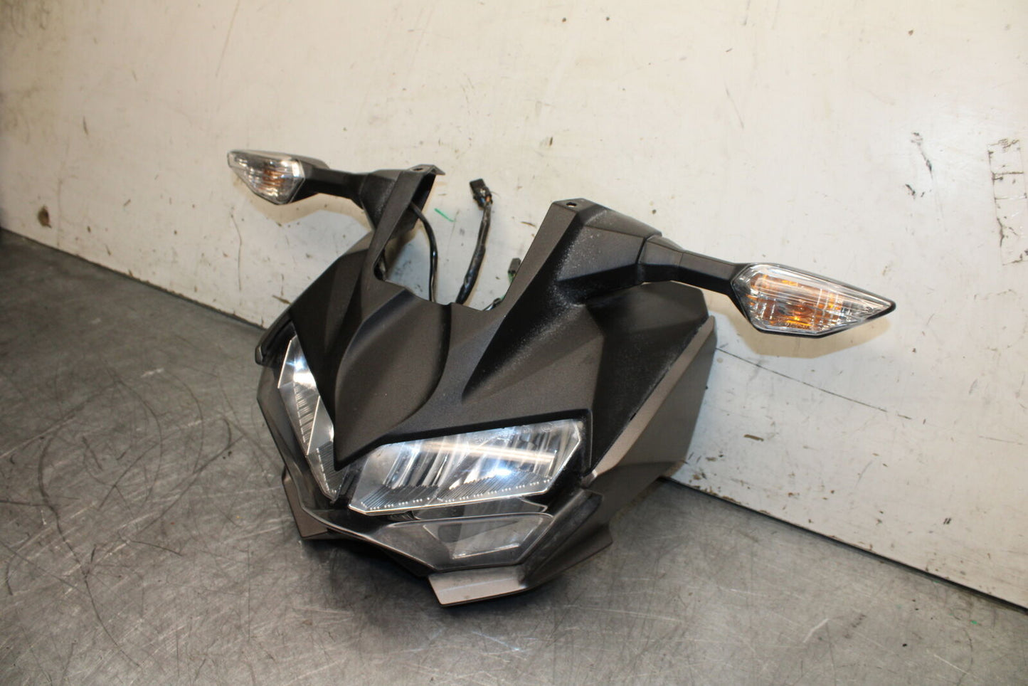 19-22 KAWASAKI Z400 FRONT HEADLIGHT HEAD LIGHT LAMP BB708