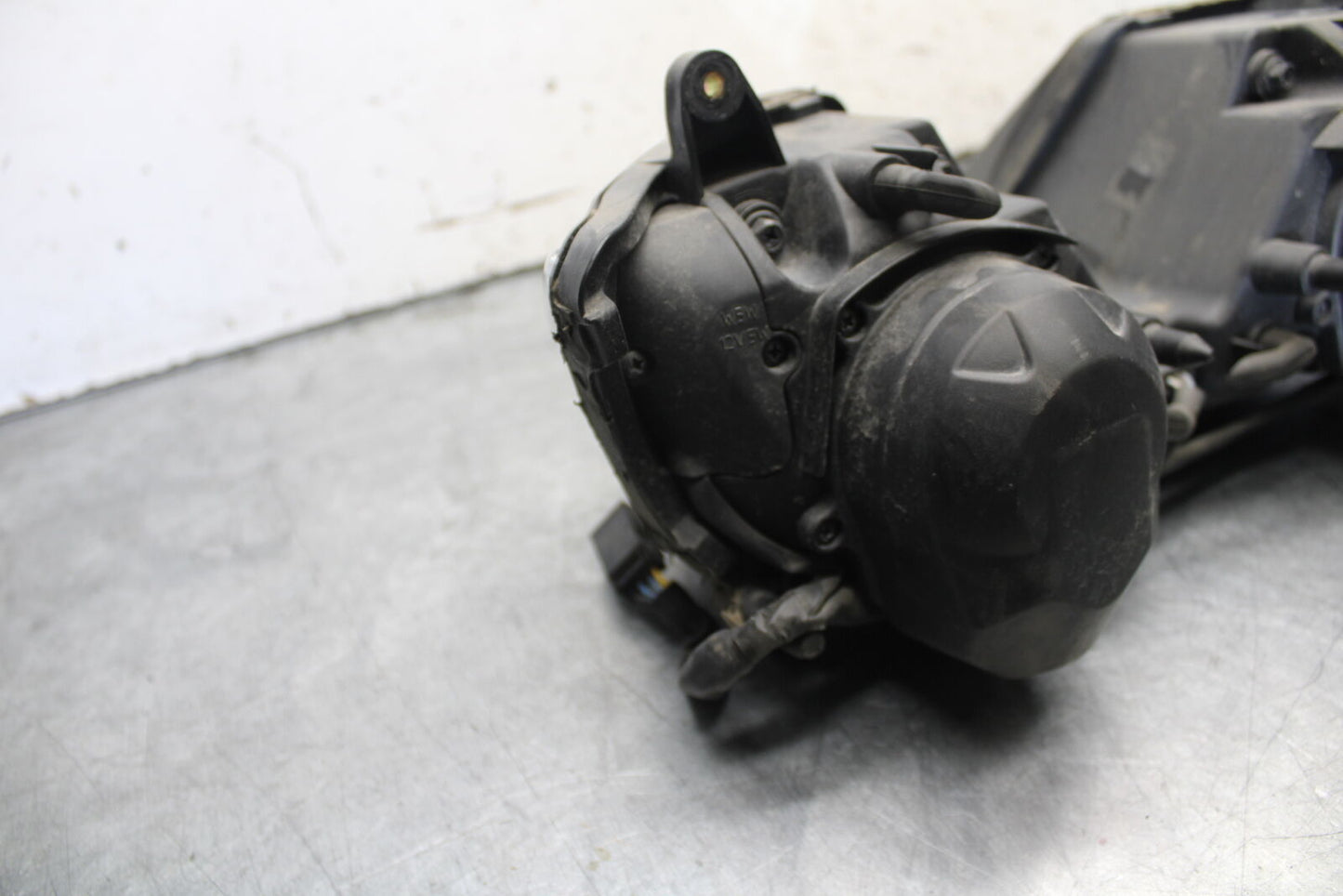 07-08 TRIUMPH DAYTONA 675 FRONT HEADLIGHT HEAD LIGHT LAMP BB685