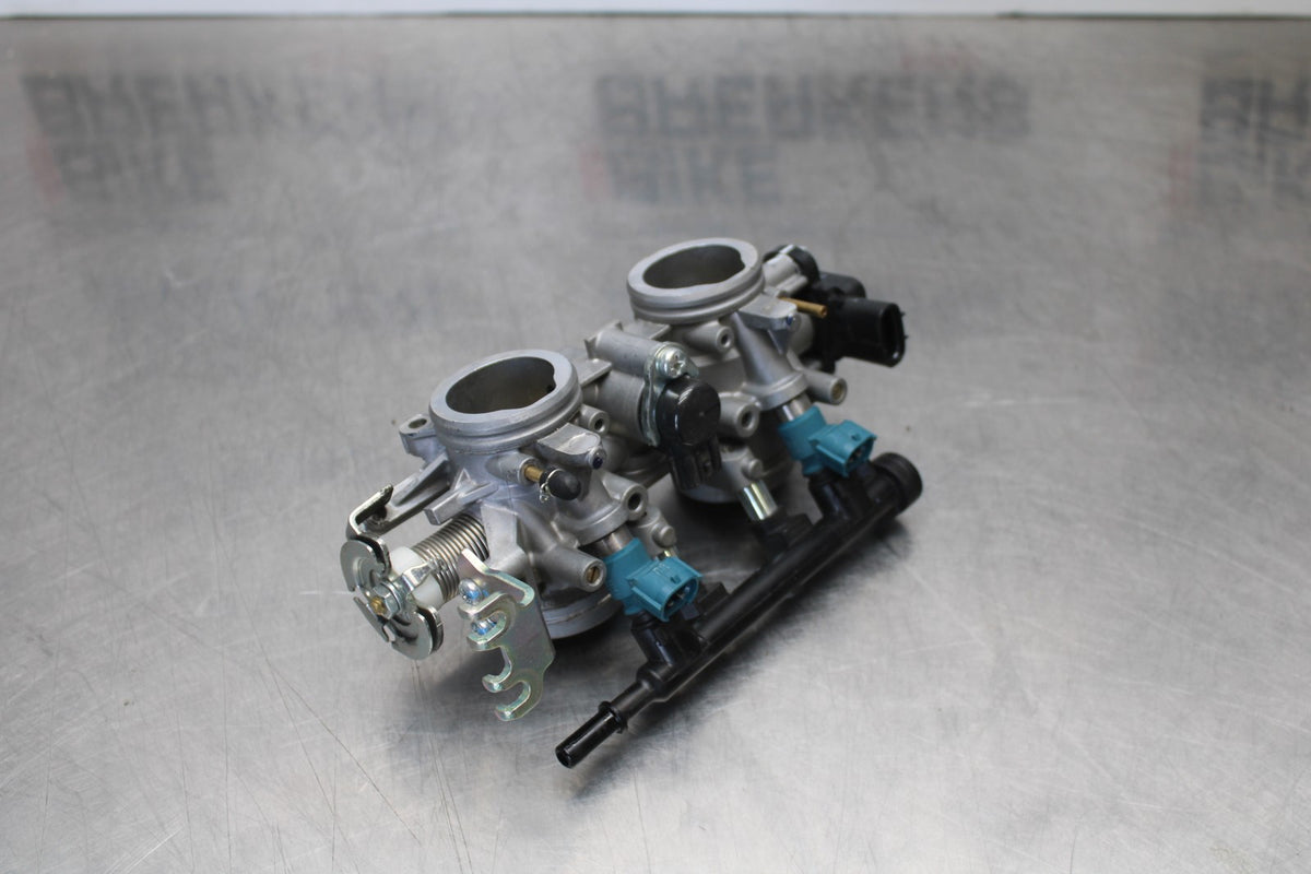 23-24 YAMAHA MT-07 MAIN FUEL INJECTORS / THROTTLE BODIES BB194