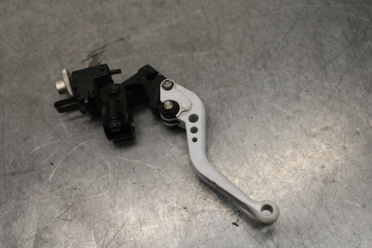 08-09 SUZUKI GSXR600 CLUTCH PERCH MOUNT WITH LEVER BB728