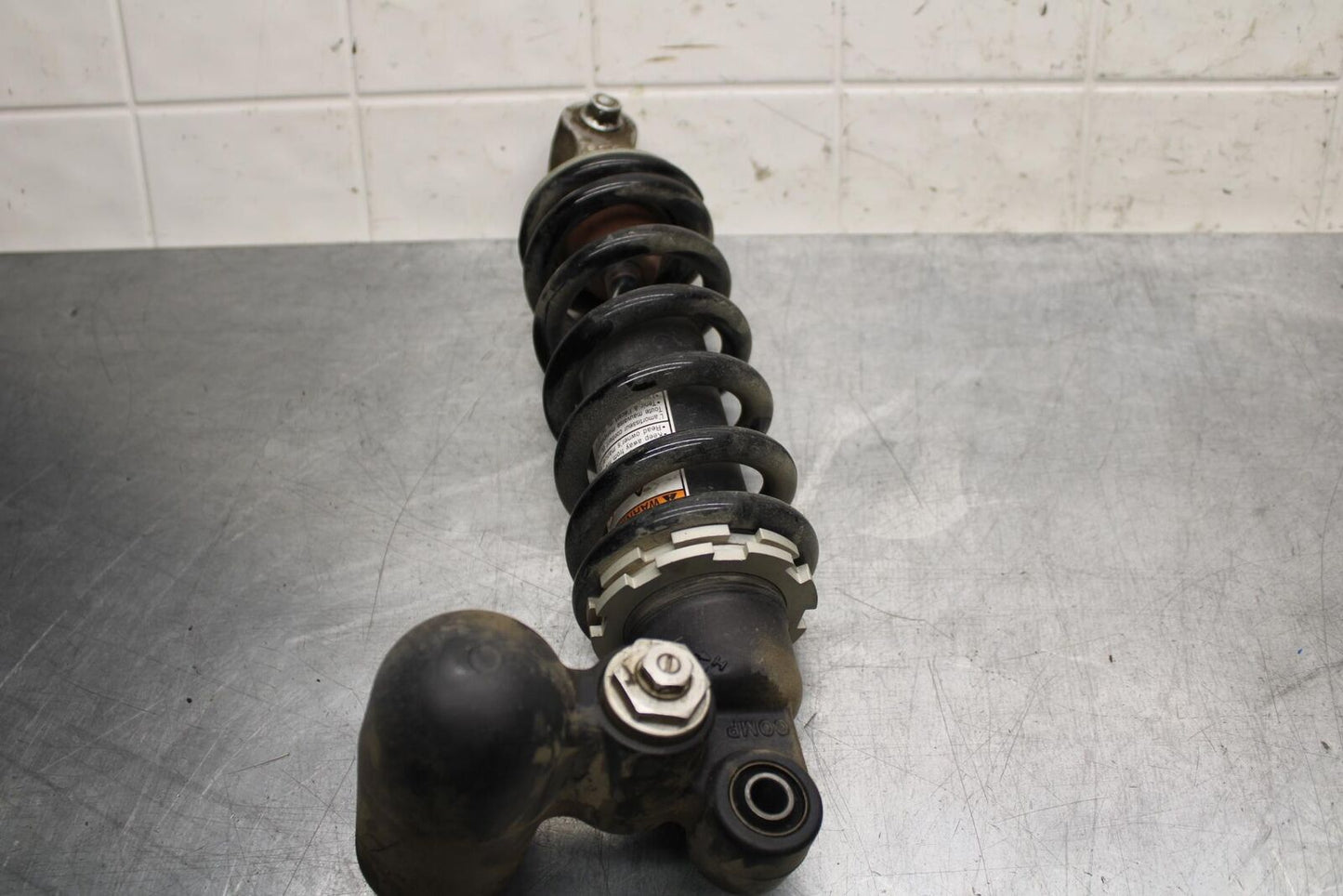 2015 Suzuki GSXR750 REAR SHOCK ABSORBER SUSPENSION 62100-15870-019 BB595