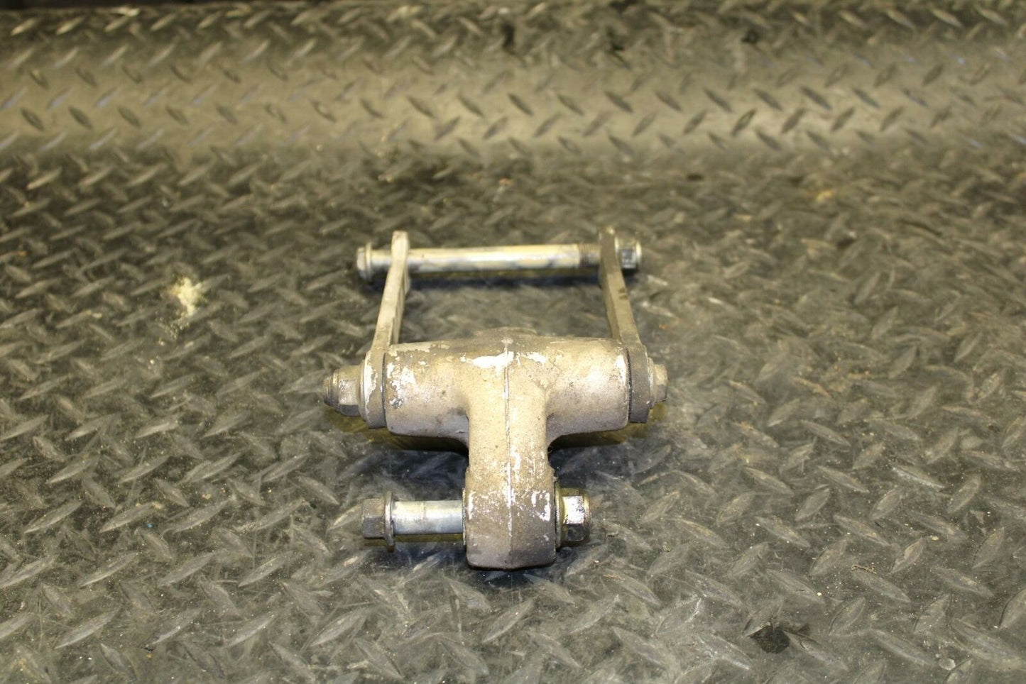 97 SUZUKI GSXR750 REAR DOGBONE SHOCK LINKAGE LINK BB187