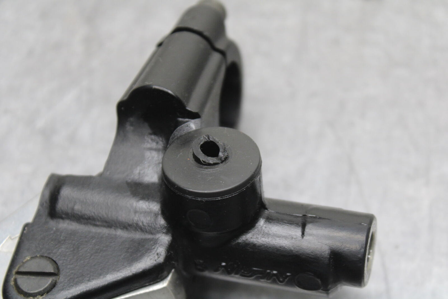 03-04 TRIUMPH DAYTONA 600 FRONT BRAKE MASTER CYLINDER w/ LEVER BB745