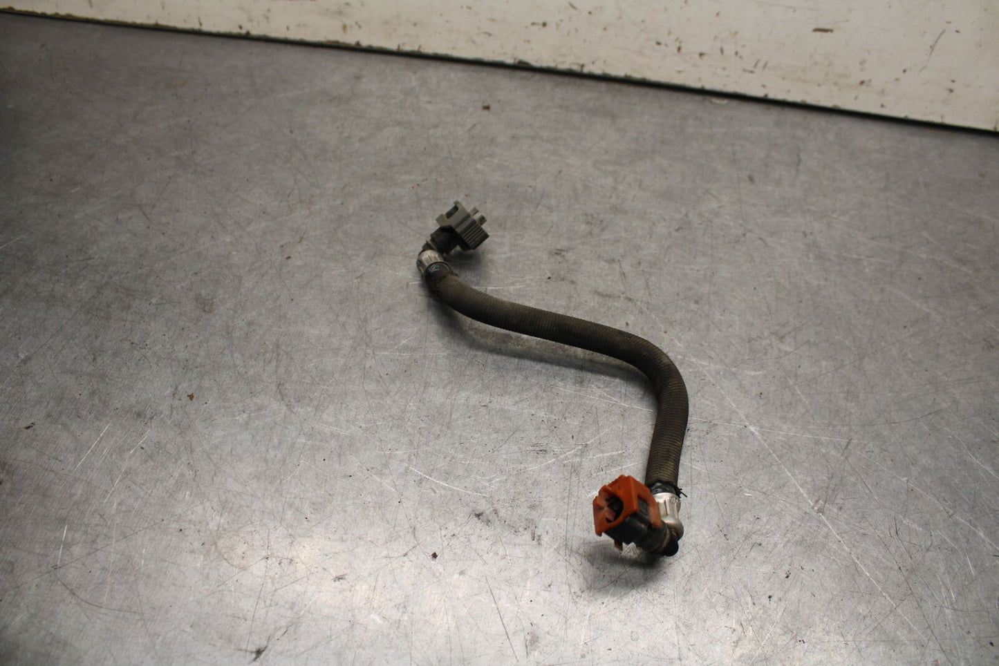 09-11 TRIUMPH DAYTONA 675 FUEL HOSE GAS LINE TUBE PIPE BB652