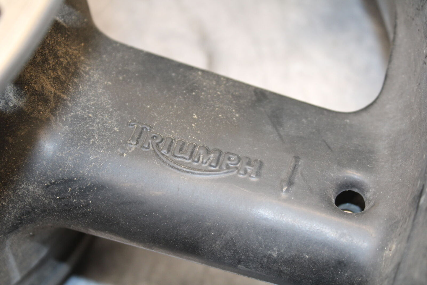 03-04 TRIUMPH DAYTONA 600 REAR WHEEL BACK RIM BB745