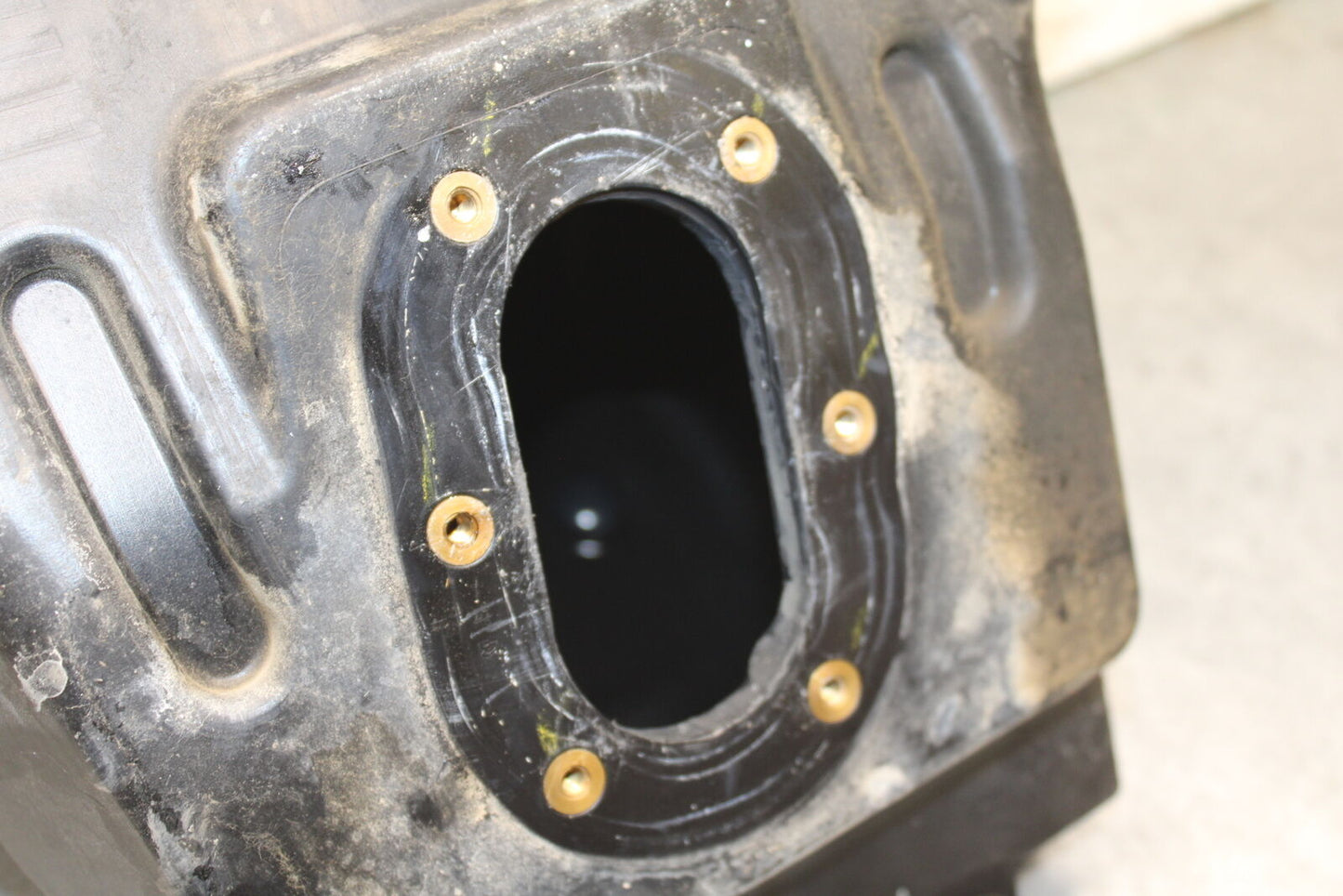 13-16 KTM 390 DUKE GAS TANK FUEL CELL PETROL RESERVOIR BB748