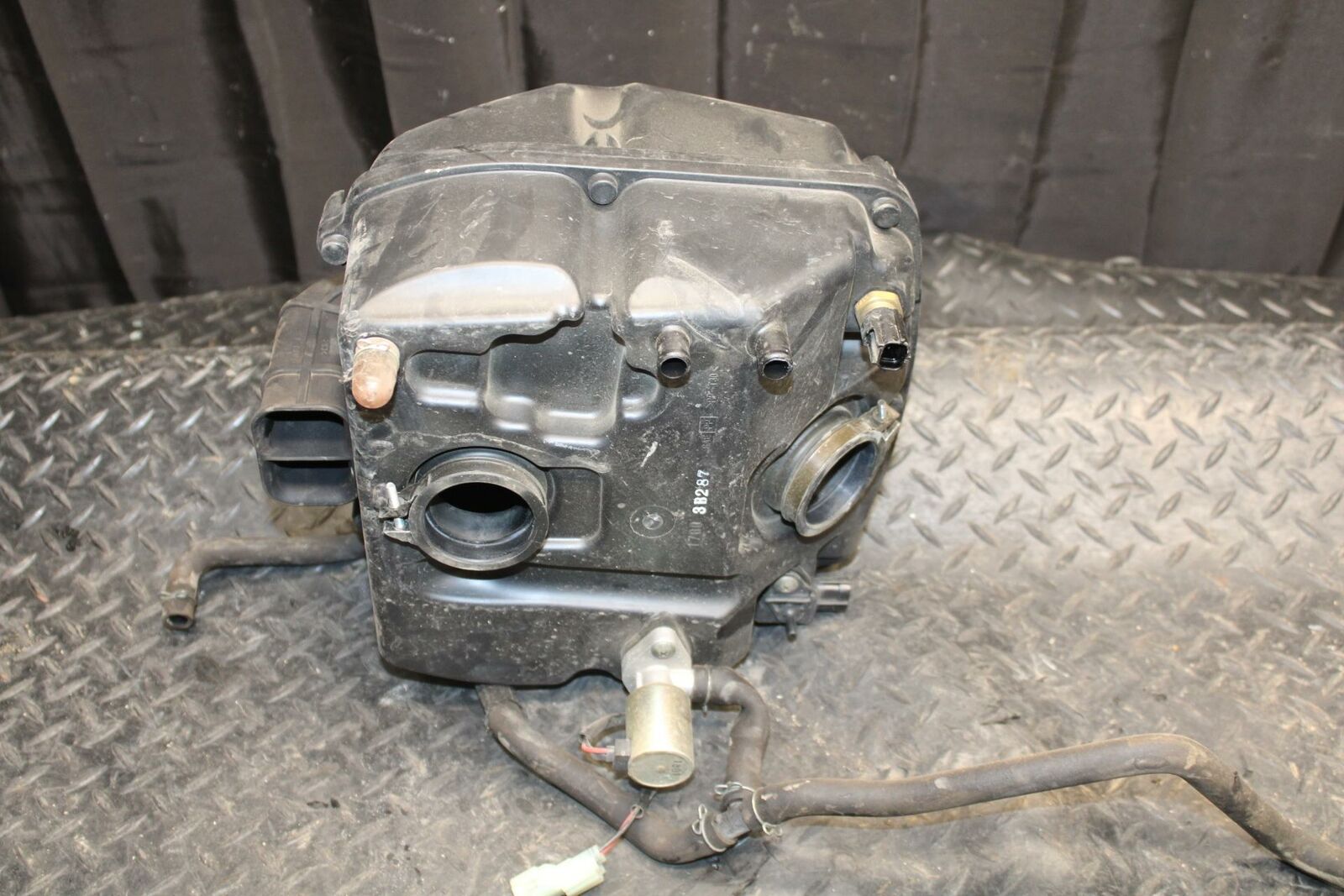 03 SUZUKI SV650S AIRBOX AIR INTAKE FILTER BOX BB219