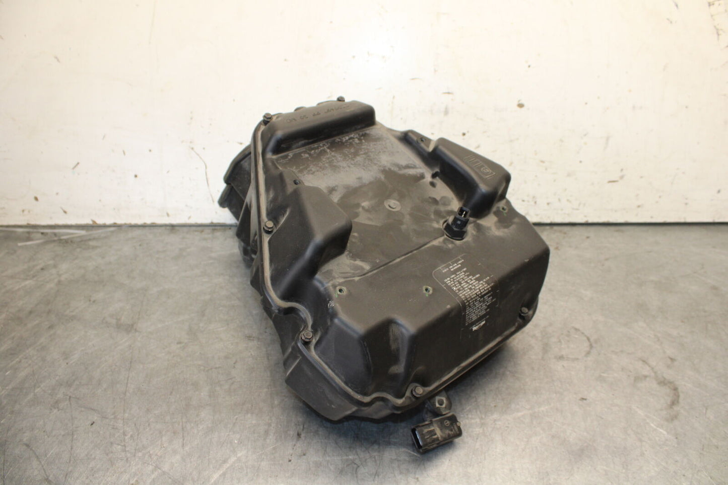 07-08 TRIUMPH DAYTONA 675 AIRBOX AIR INTAKE FILTER BOX BB685