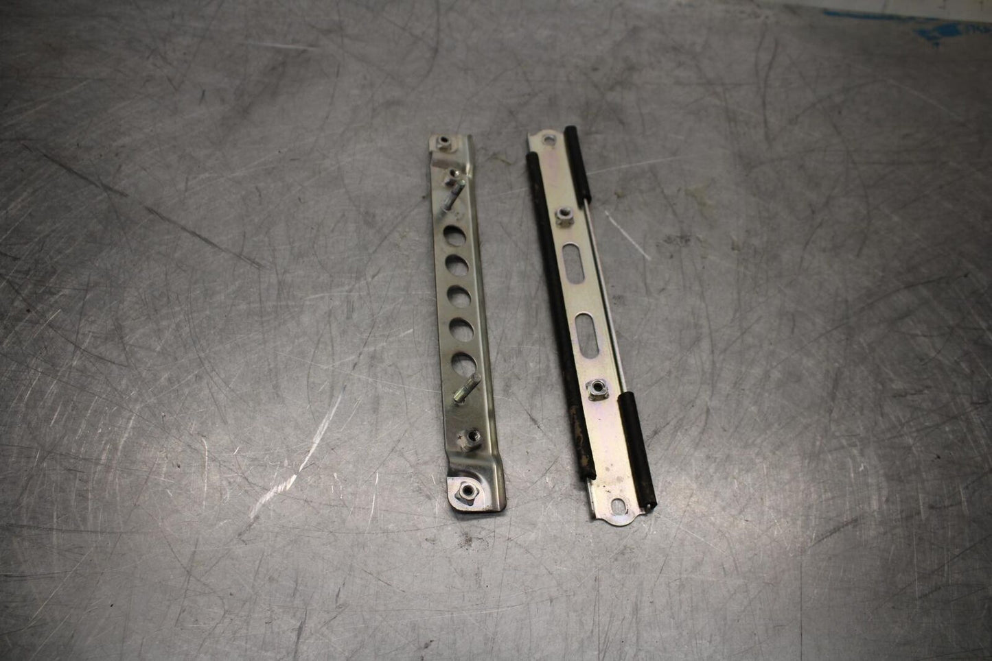 07-08 KAWASAKI CONCOURS 1400 ABS GAS TANK PETROL RESERVOIR BRACKETS BB449