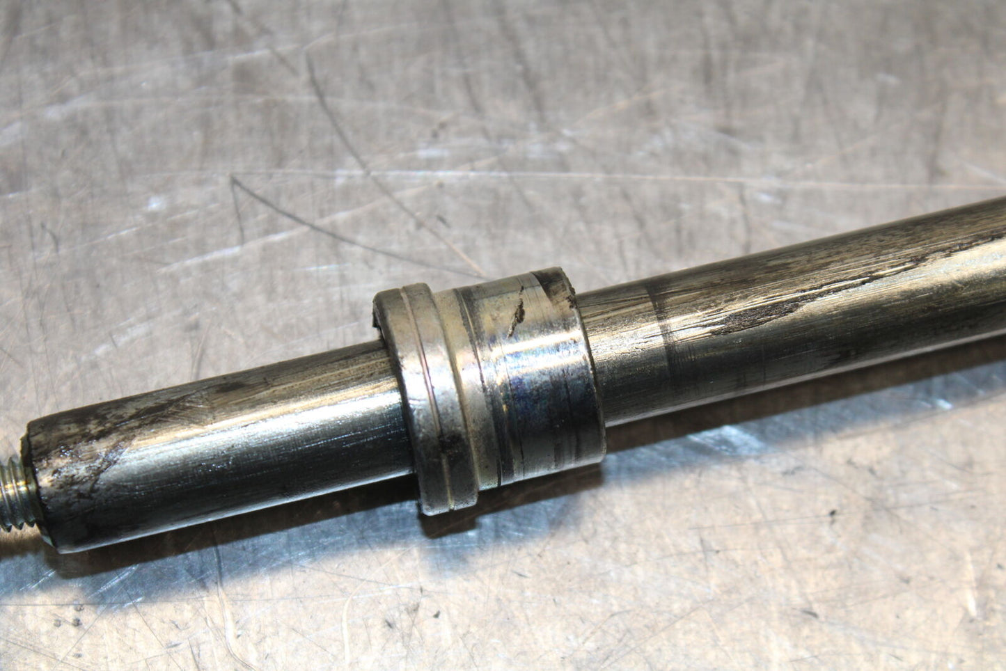 17-24 KTM 390 DUKE REAR AXLE BACK WHEEL RIM PIVOT BOLT AXEL BB734
