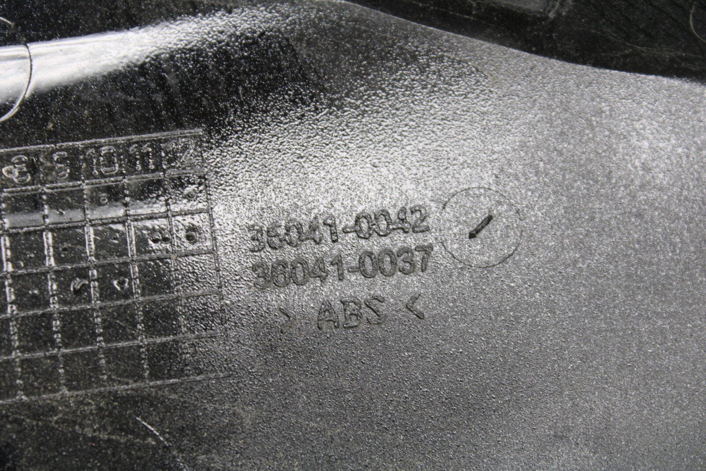 19-22 KAWASAKI Z400 LEFT REAR BACK TAIL FAIRING COWL SHROUD BB738