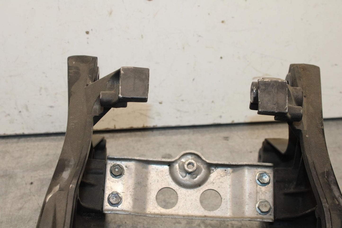 06-07 SUZUKI GSXR 600 750 FRONT SUBFRAME SUB FRAME BB98