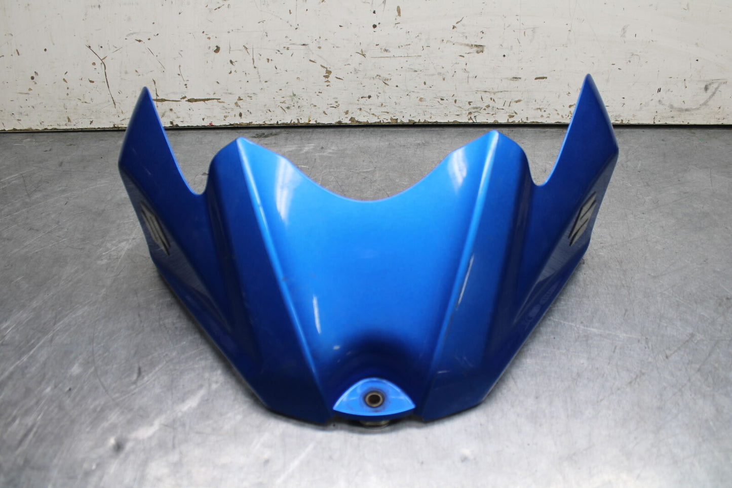 2009 Suzuki GSXR600 GAS TANK FUEL CELL COVER FAIRING COWL BB116