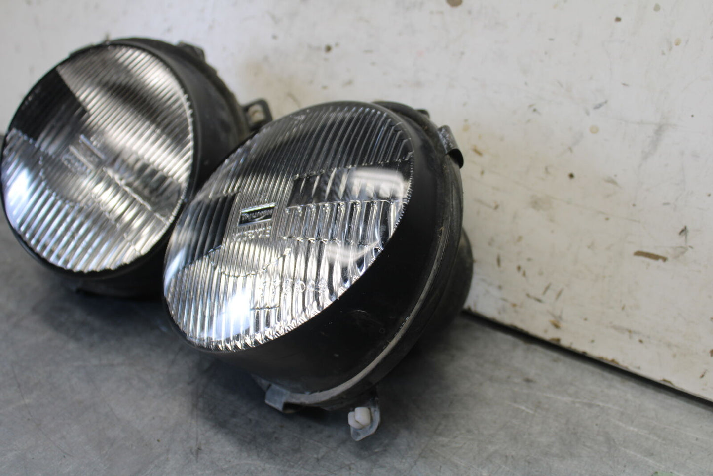01-06 TRIUMPH TIGER 955I FRONT HEADLIGHT HEAD LIGHT LAMP BB693