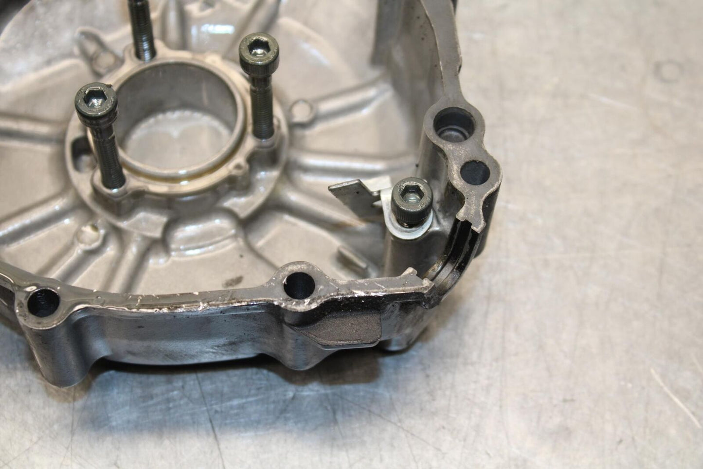 2001 Suzuki GSXR750 STATOR MAGNETO ALTERNATOR GENERATOR COVER 11351-35F02 BB553