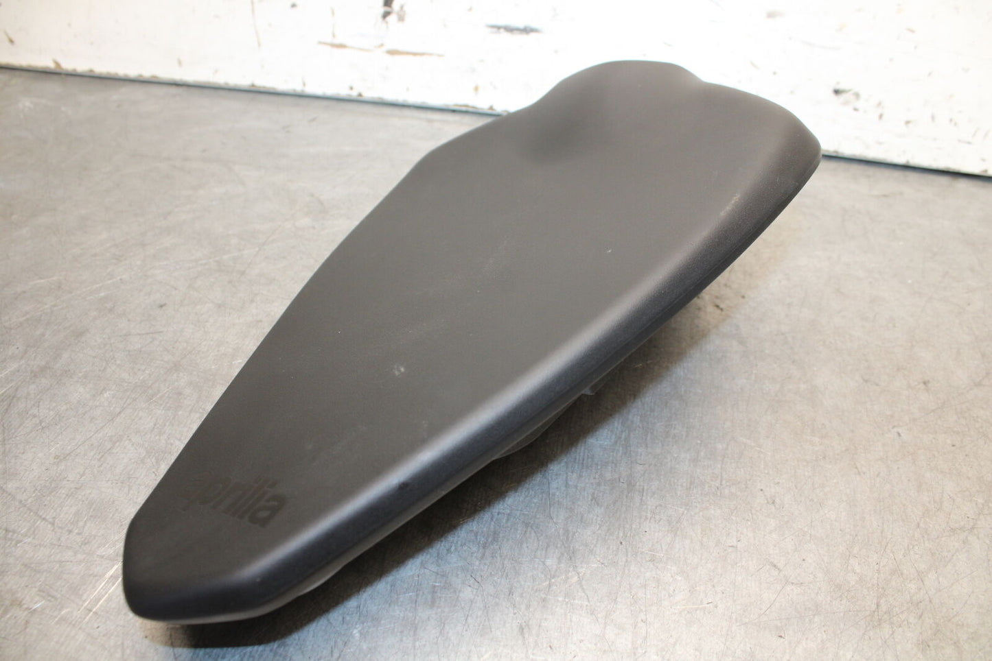 21-24 APRILIA RSV4 REAR PASSENGER SEAT PAD SADDLE PILLION OEM 2B0069 BB668