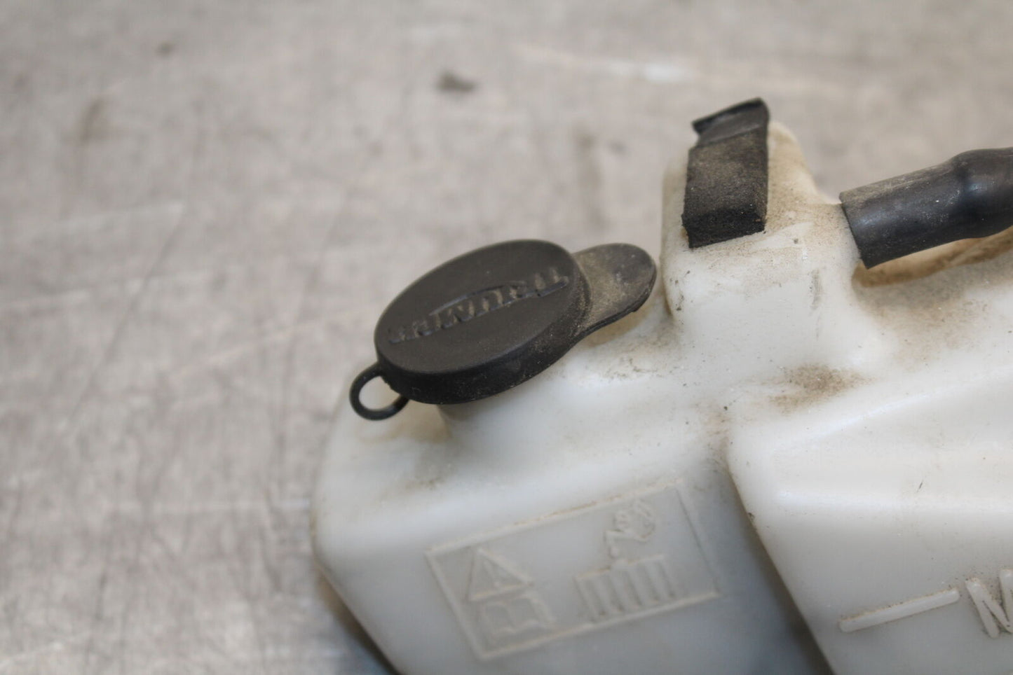 03-04 TRIUMPH DAYTONA 600 COOLANT WATER TANK RESERVOIR BOTTLE BB745