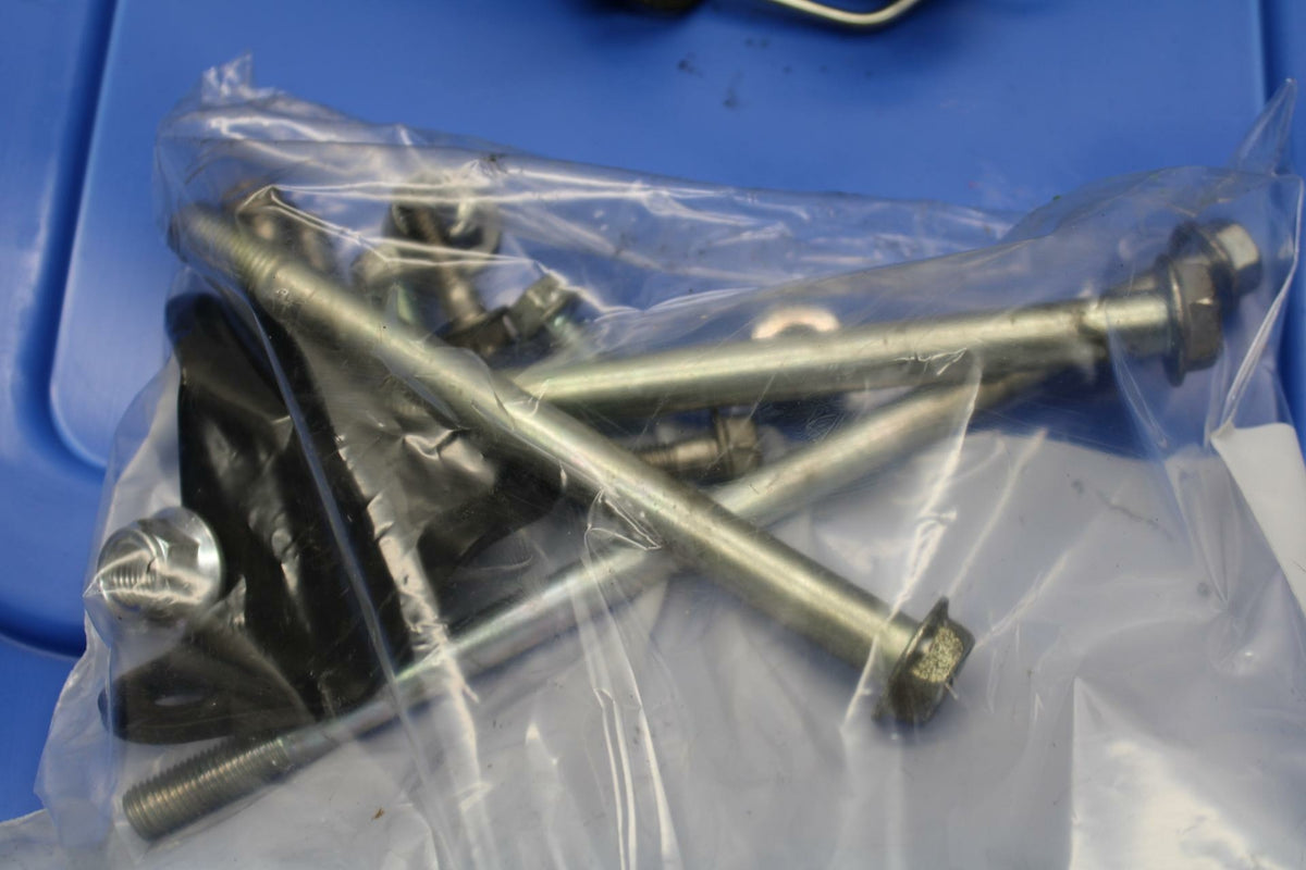 07-12 SUZUKI BANDIT 650S ENGINE MOUNTING BOLTS HARDWARE MOTOR SCREWS BB328