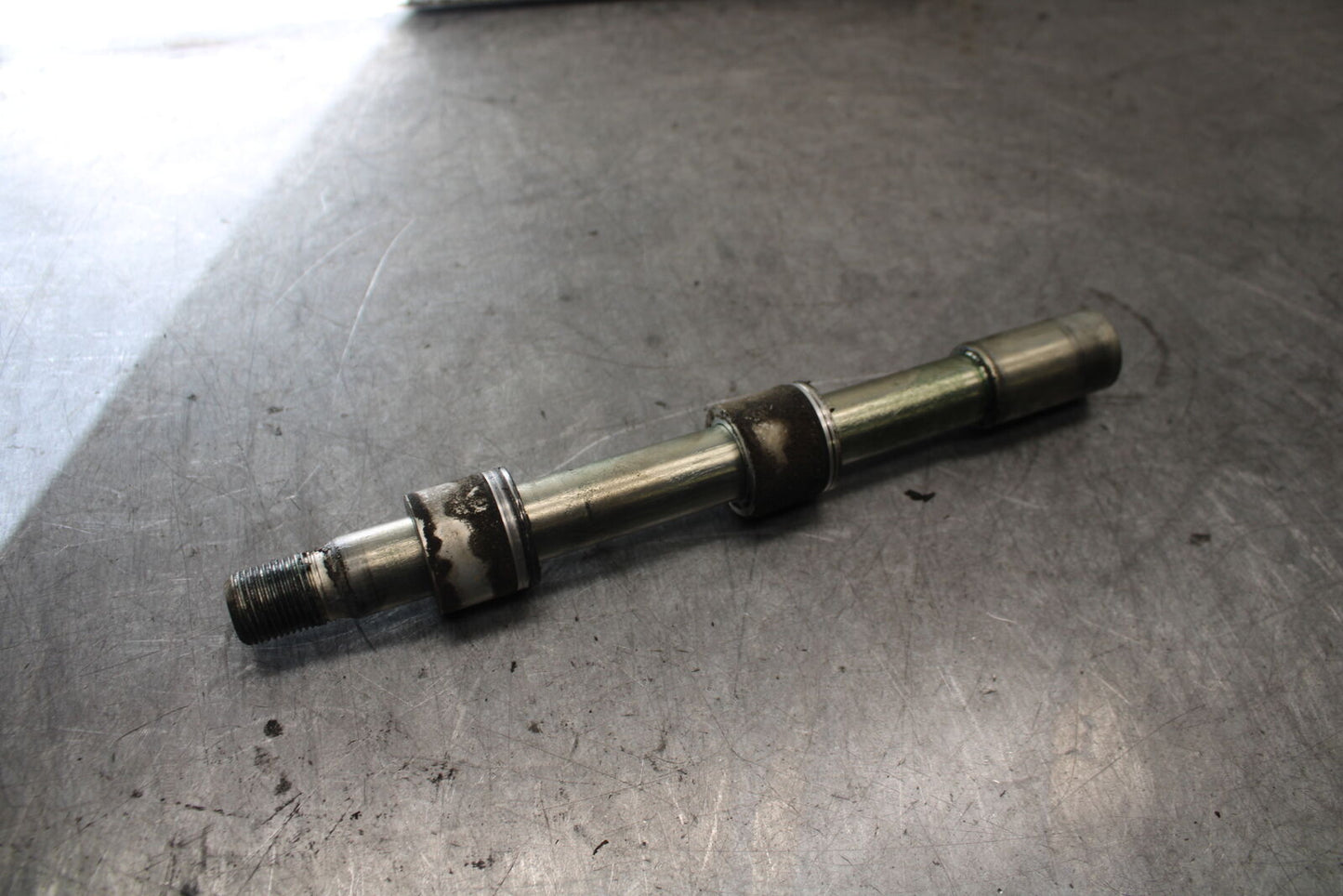 07-08 TRIUMPH DAYTONA 675 FRONT WHEEL RIM AXLE PIVOT BOLT BB685