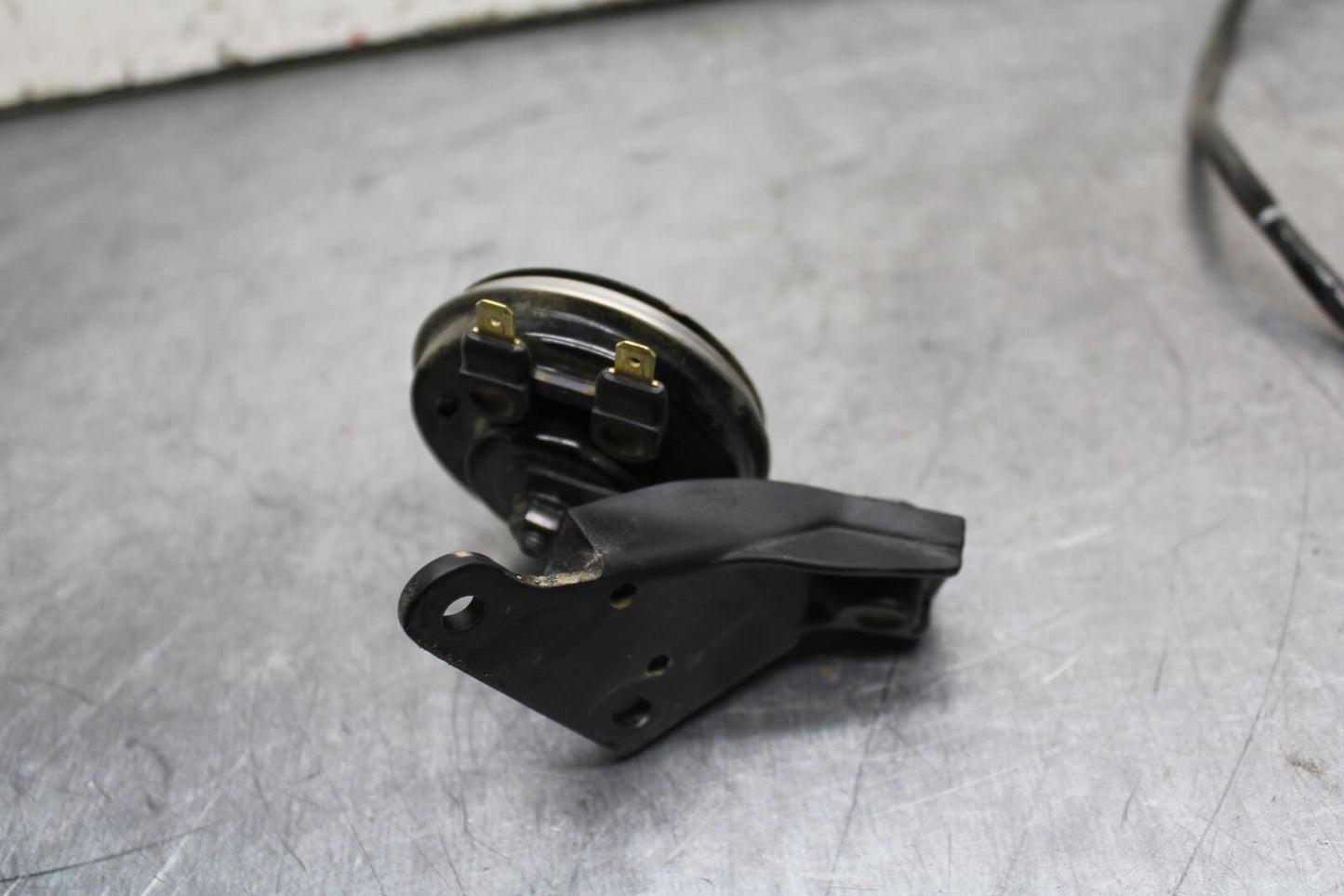 19-24 YAMAHA R3 HORN SIGNAL BB736