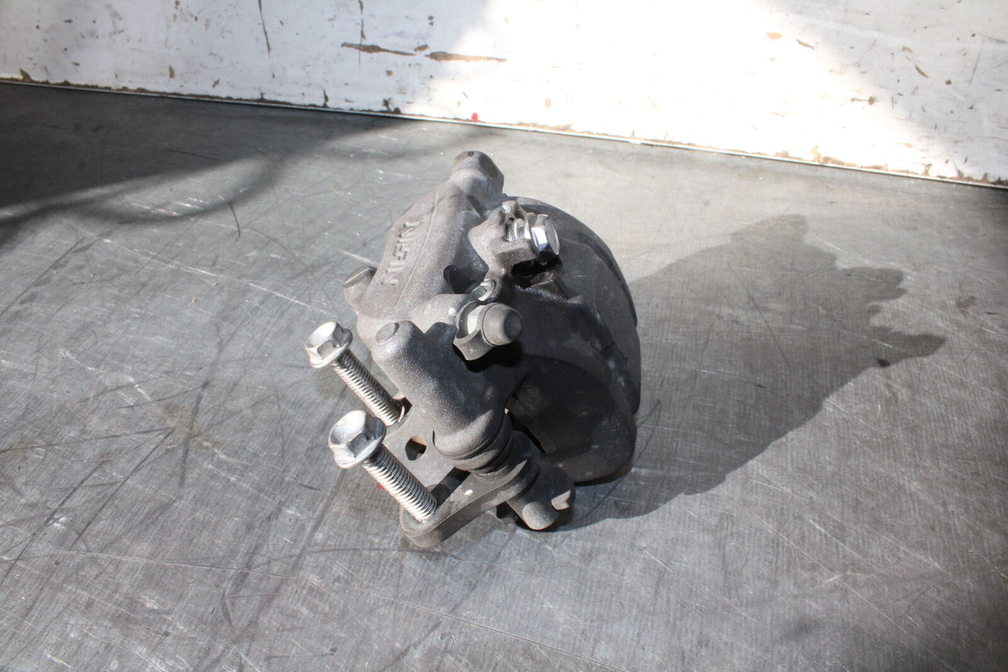 19-22 KAWASAKI Z400 RIGHT FRONT BRAKE CALIPER BB708