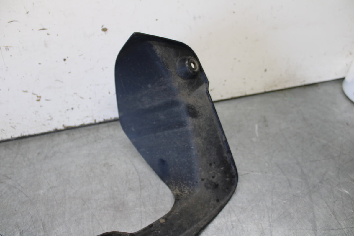 12-17 KAWASAKI ER-6N Z650 REAR BACK DRIVE CHAIN GUARD COVER SHIELD BB709