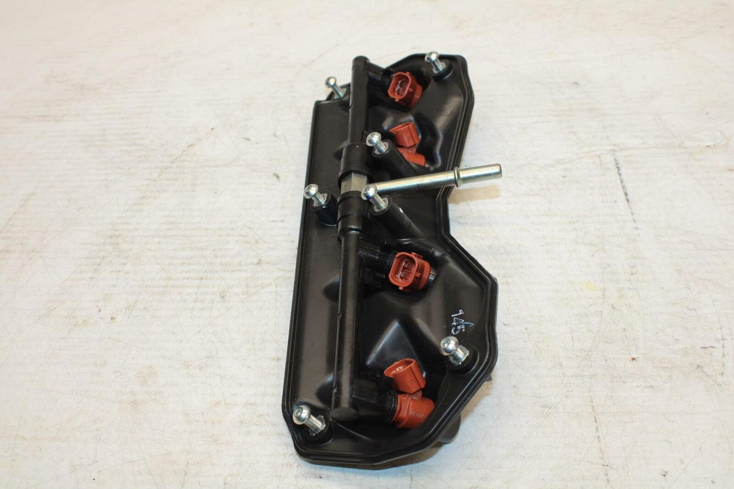 09-14 YAMAHA YZF R1 SECONDARY FUEL INJECTORS TOP AIRBOX GAS RAIL BB286