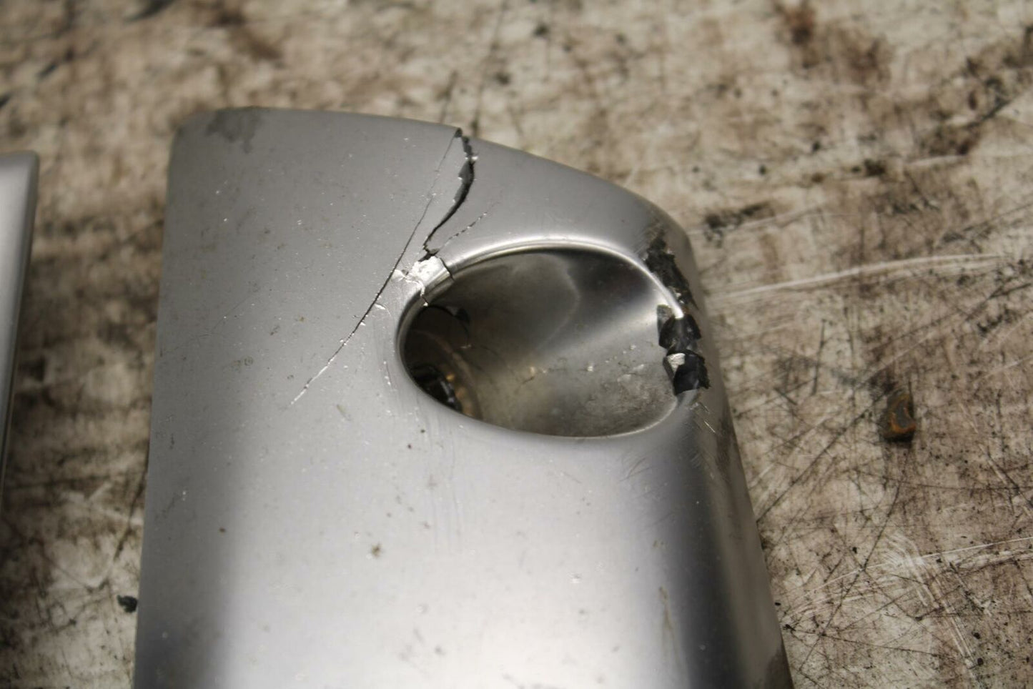 00-04 SUZUKI MARAUDER 800 VZ800 RADIATOR TRIM SHIELD GUARD BB305