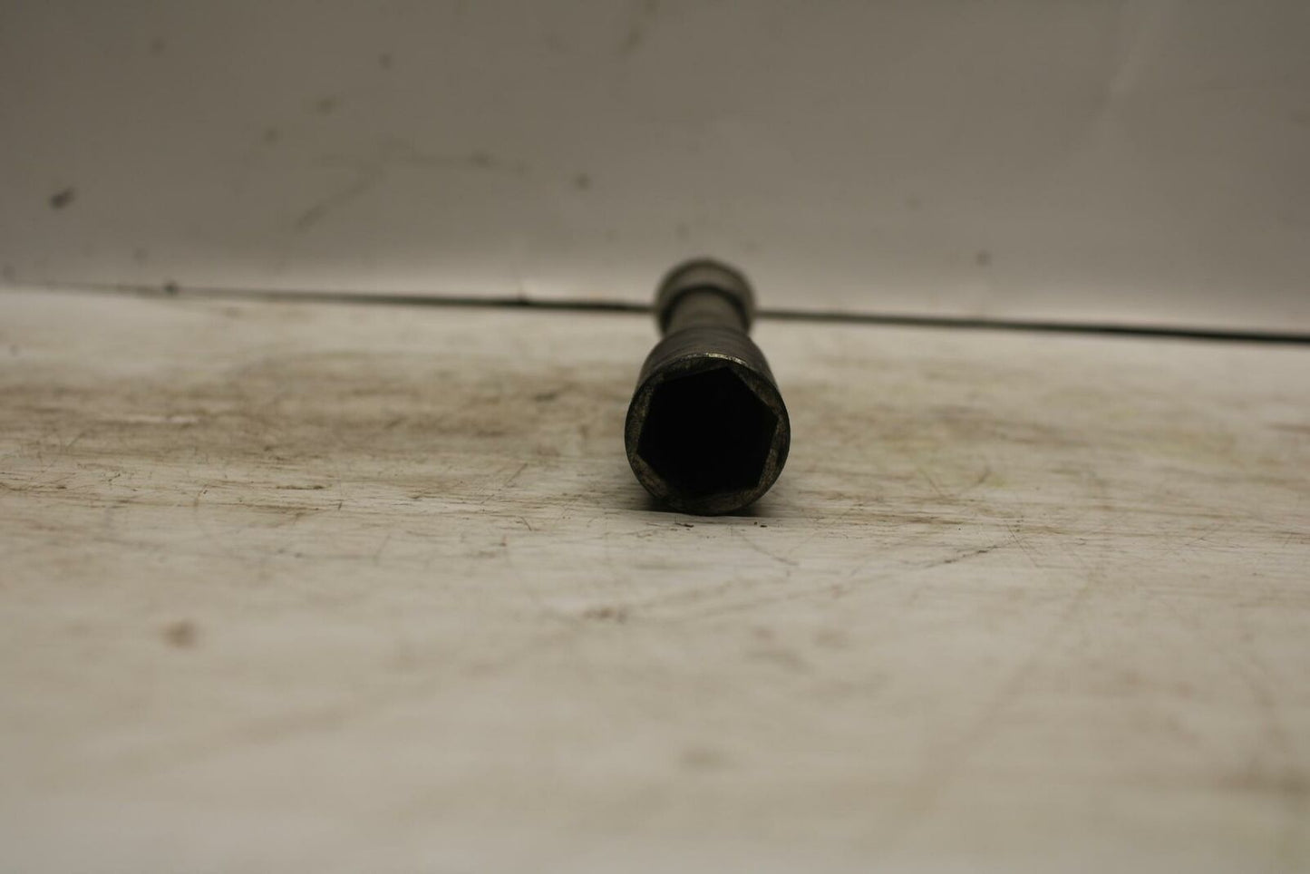 00-07 SUZUKI HAYABUSA FRONT WHEEL RIM AXLE PIVOT BOLT 54711-33E00 BB281